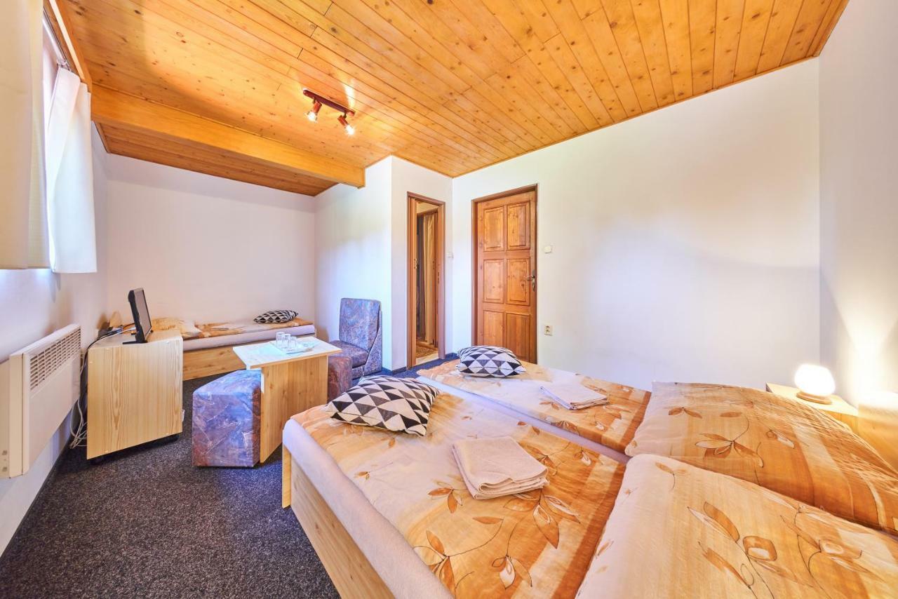 Penzion Pod Lesem Otel Hodkovice Dış mekan fotoğraf