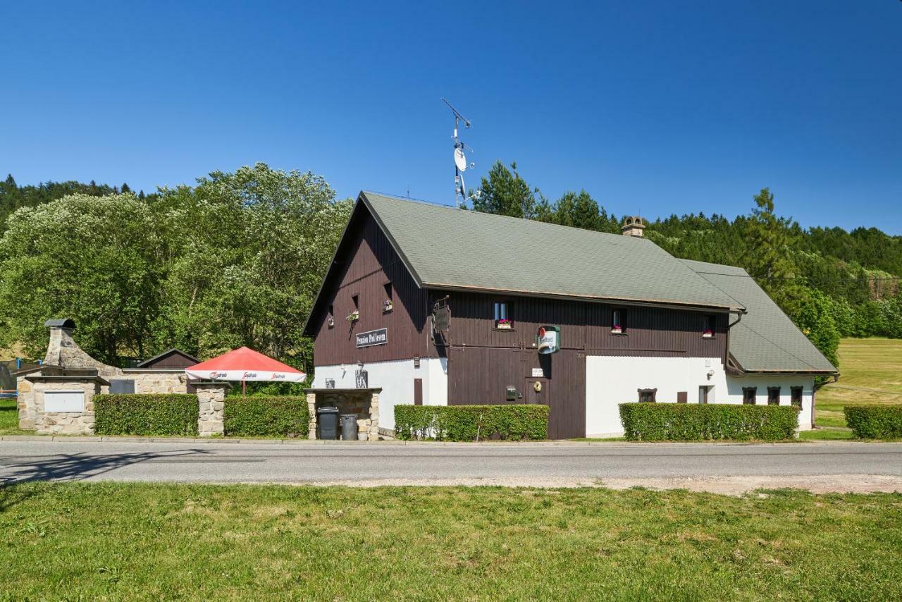 Penzion Pod Lesem Otel Hodkovice Dış mekan fotoğraf