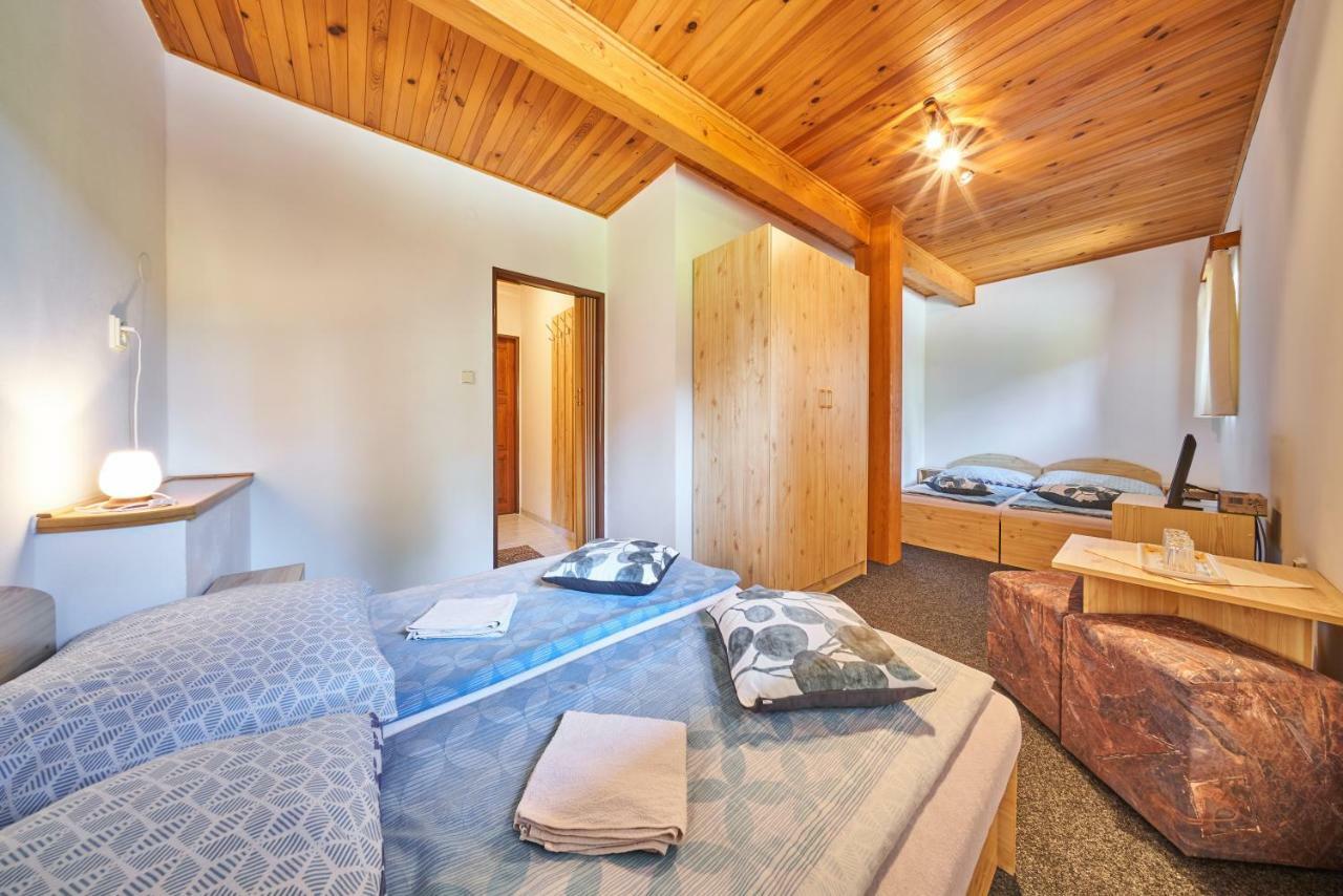 Penzion Pod Lesem Otel Hodkovice Dış mekan fotoğraf